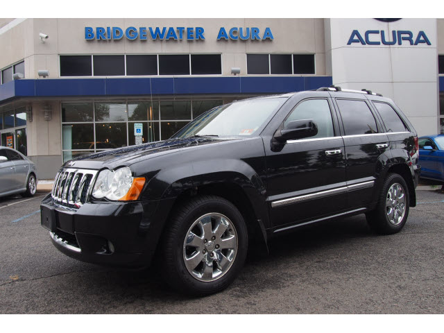 Pre Owned 2009 Jeep Grand Cherokee Overland W Nav 4x4