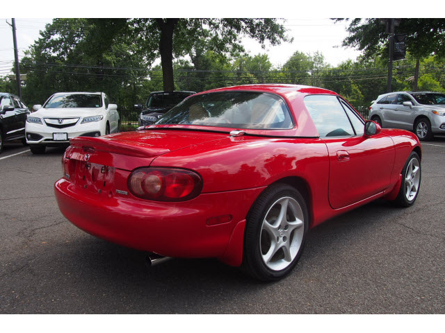 Pre-Owned 2001 Mazda MX-5 Miata LS Hardtop 2dr Roadster in BRIDGEWATER ...