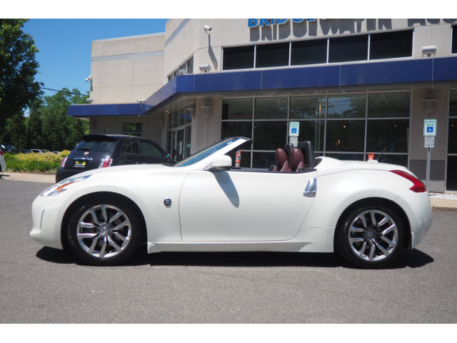 Pre-Owned 2014 Nissan 370Z Roadster Roadster 2dr Convertible in
