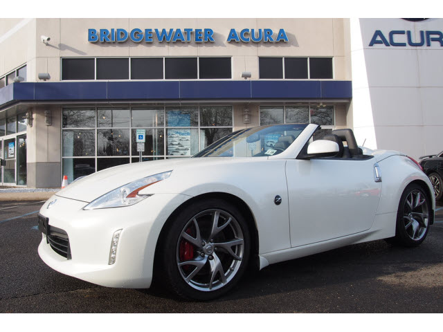 Pre-Owned 2014 Nissan 370Z Roadster w/Nav Roadster 2dr Convertible in