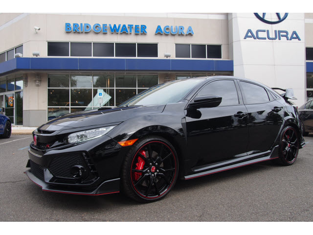 Pre Owned 17 Honda Civic Type R Touring Type R 4dr Hatchback In Bridgewater Ps Bill Vince S Bridgewater Acura